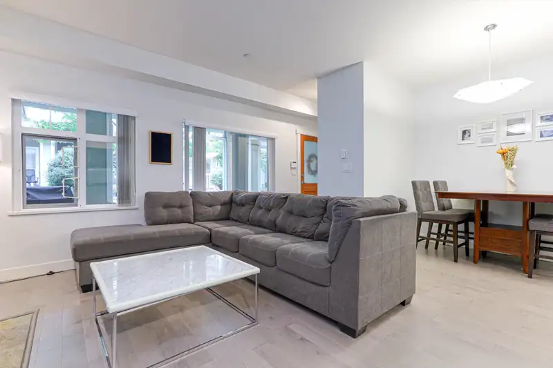 39 7388 MACPHERSON AVENUE - photo 4 of 28