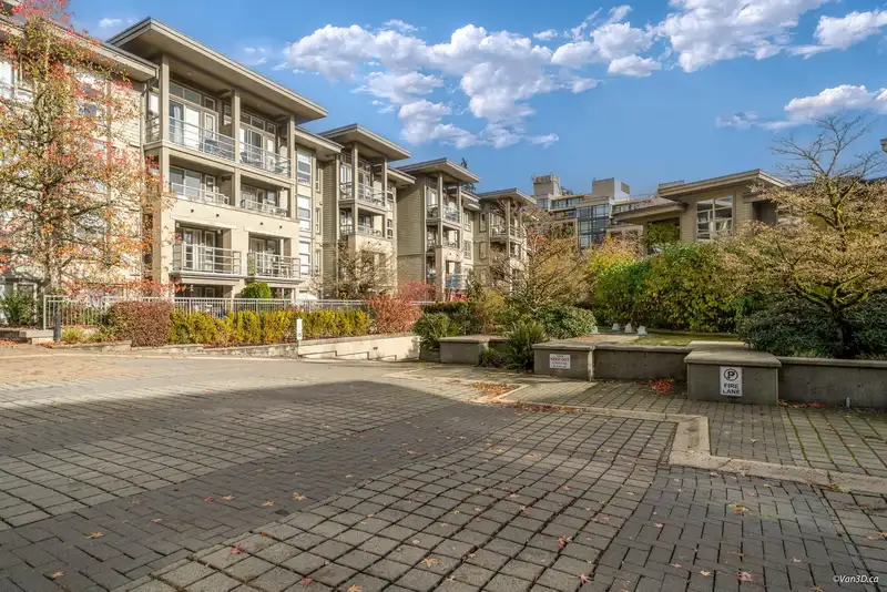 505 9339 UNIVERSITY CRESCENT - photo 4 of 28