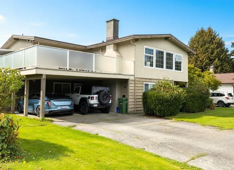 6811 RIVERDALE DRIVE - photo 2 of 24