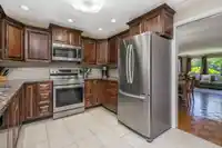 1378 160A STREET - thumbnail 16