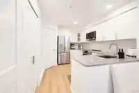 235 2565 W BROADWAY - thumbnail 11