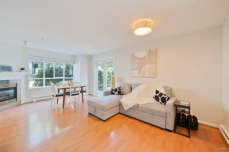 71 6588 SOUTHOAKS CRESCENT - photo 2 of 25