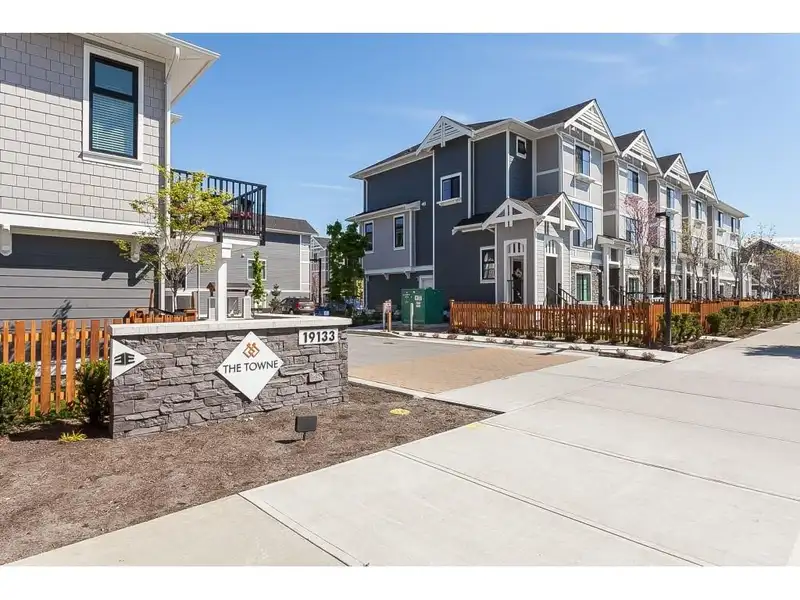 12 19133 73 AVENUE - photo 1 of 40