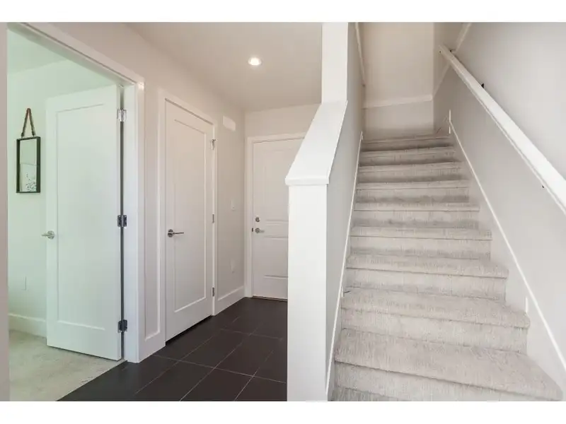 12 19133 73 AVENUE - photo 4 of 40