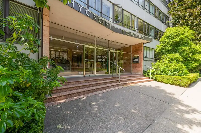 522 1445 MARPOLE AVENUE - photo 1 of 20