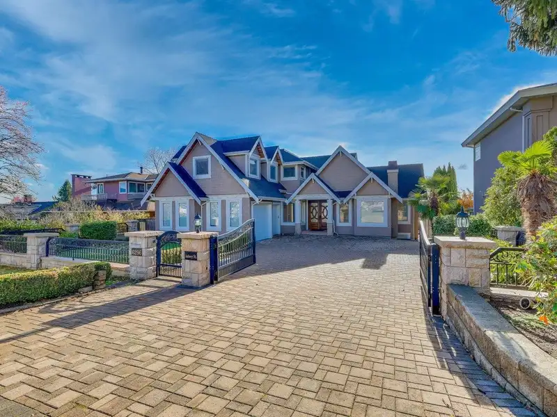 6296 AUBREY STREET - photo 1 of 40