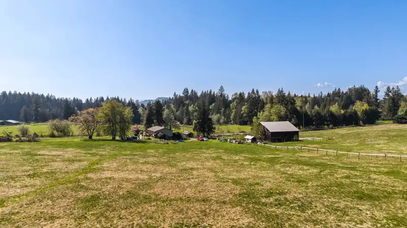 4888 HALEY ROAD - photo 4 of 40