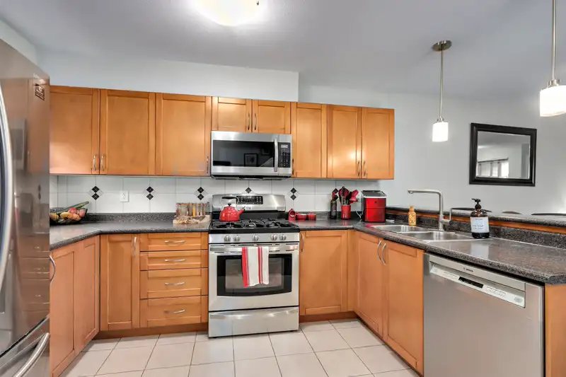 211 2432 WELCHER AVENUE - photo 3 of 32