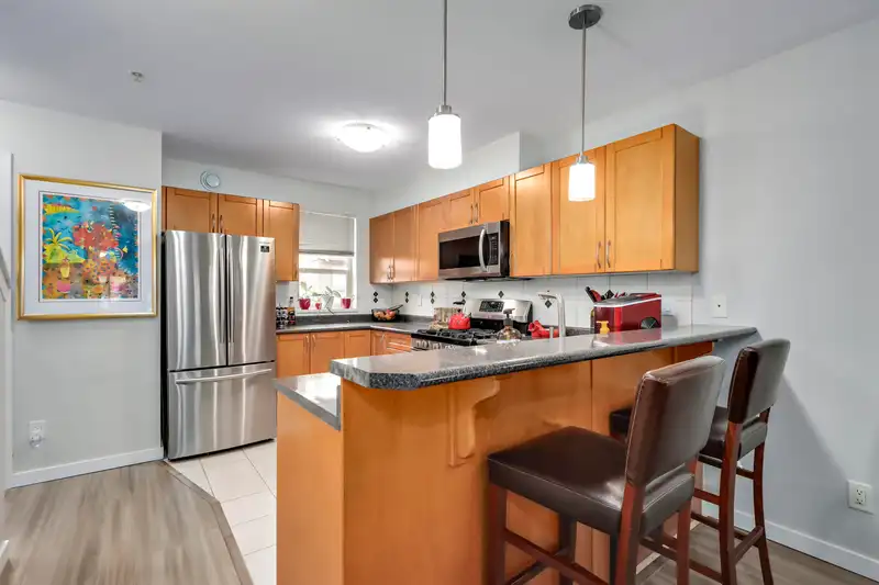211 2432 WELCHER AVENUE - photo 4 of 32