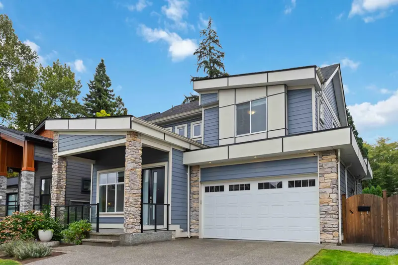 17138 0A AVENUE - photo 3 of 25