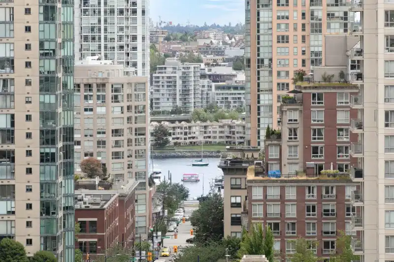 1102 1212 HOWE STREET - photo 1 of 15