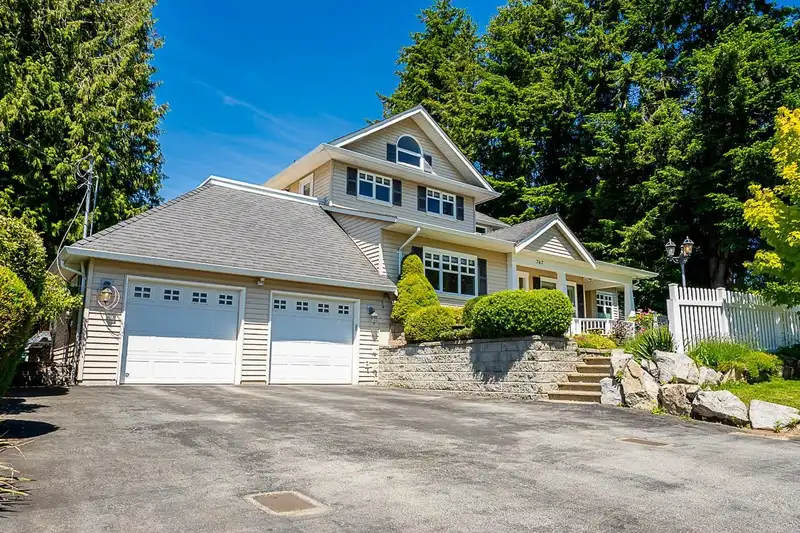 767 EDGAR AVENUE - photo 1 of 38