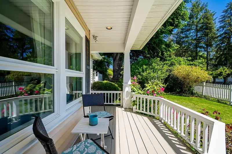 767 EDGAR AVENUE - photo 3 of 38
