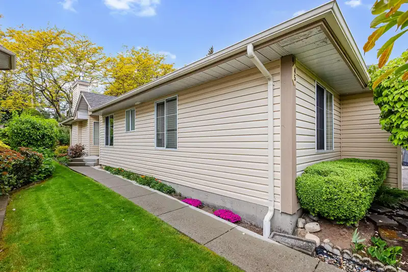 45 6140 192 STREET - photo 2 of 27