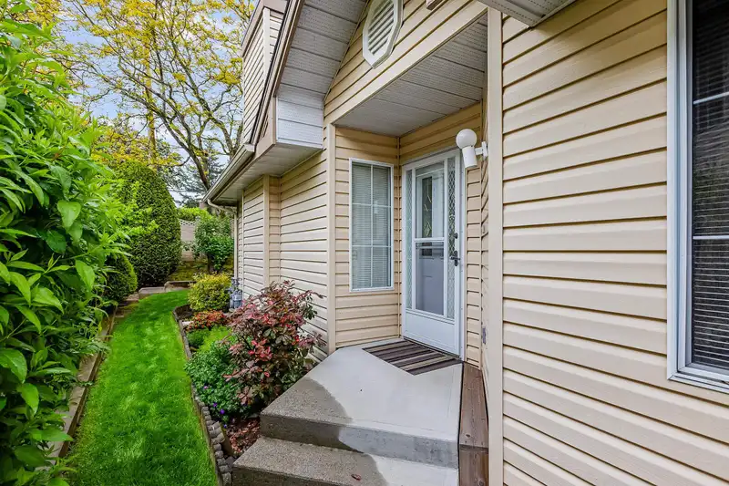 45 6140 192 STREET - photo 3 of 27