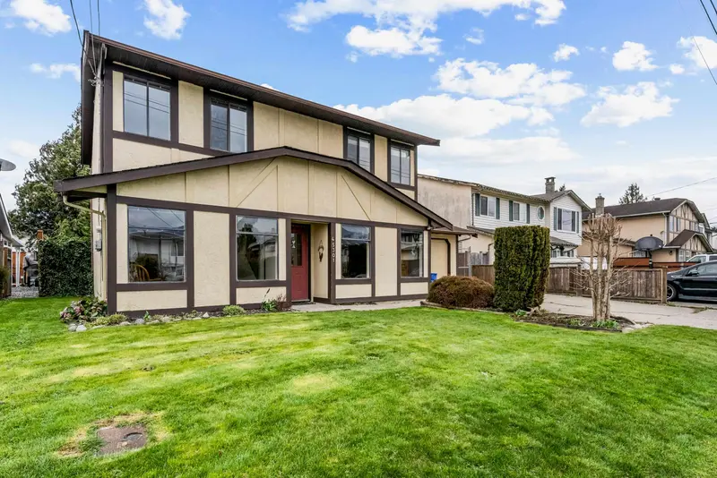 45301 SPRUCE DRIVE - photo 2 of 25