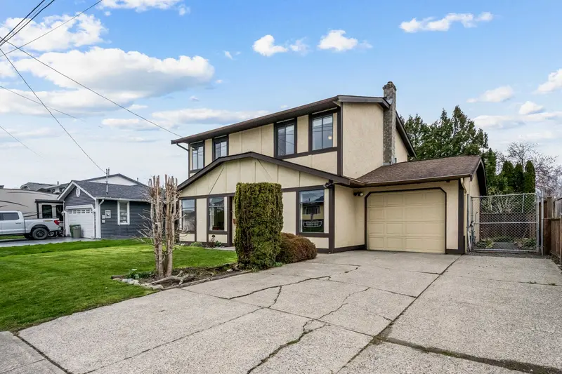 45301 SPRUCE DRIVE - photo 3 of 25