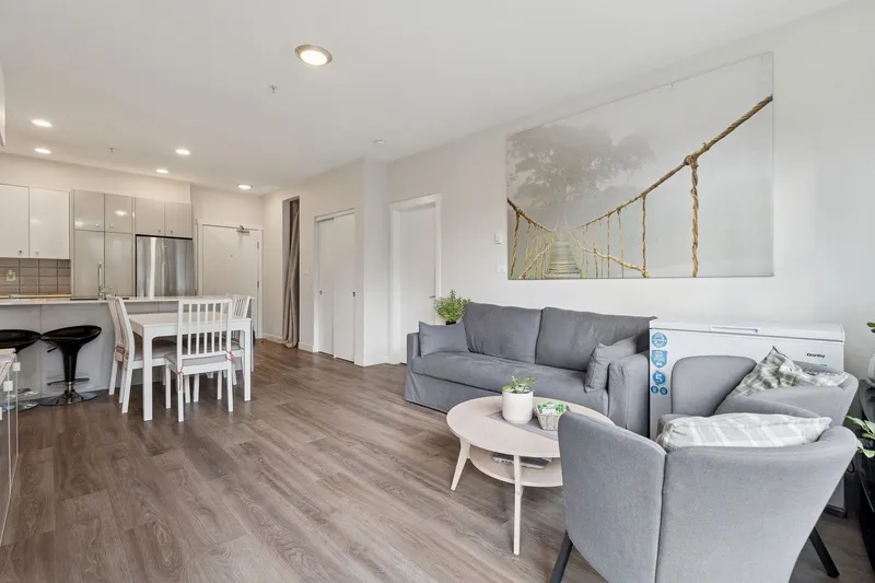 124 10838 WHALLEY BOULEVARD - photo 2 of 25