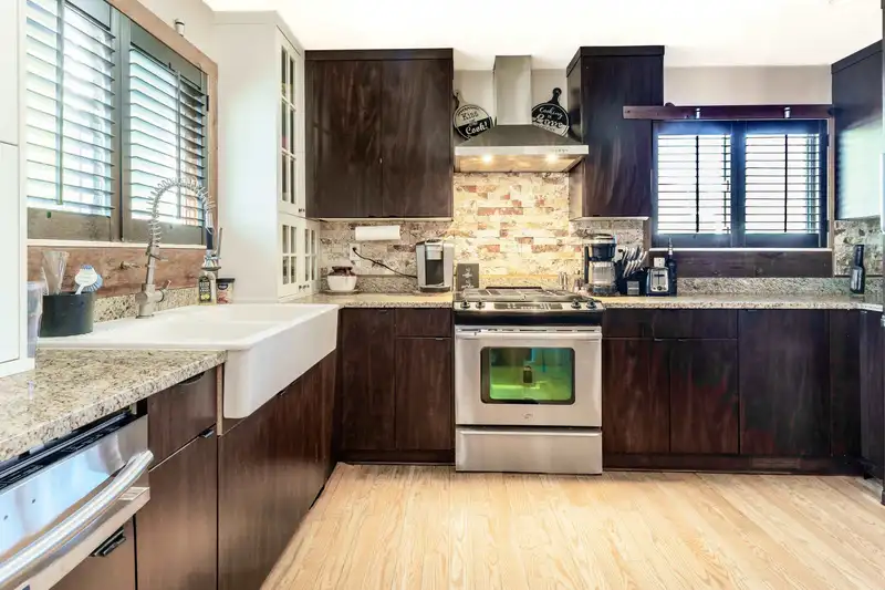 7655 WOODCOCK CRESCENT - photo 4 of 27