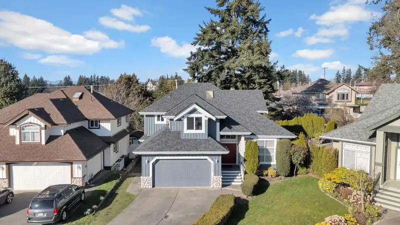 14763 31A AVENUE - photo 1 of 40