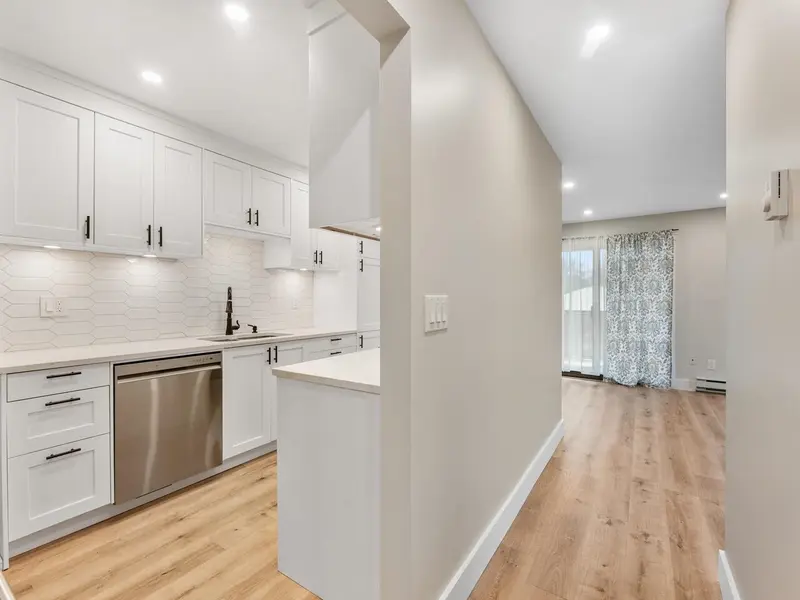 211 5191 203 STREET - photo 3 of 25