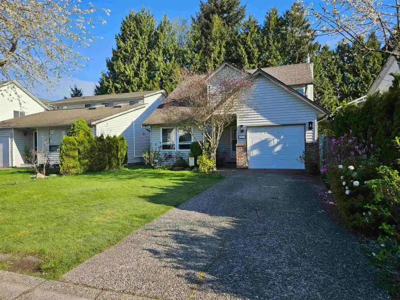 15429 90 AVENUE - photo 1 of 23