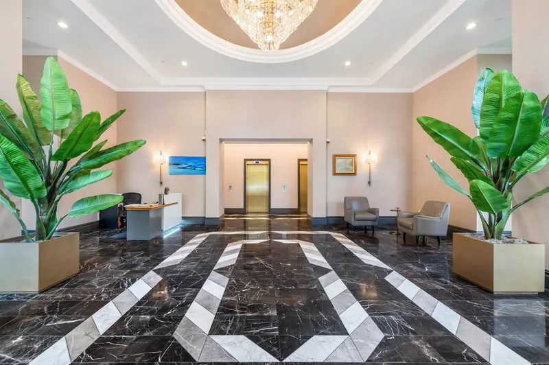 1005 6240 MCKAY AVENUE - photo 4 of 23