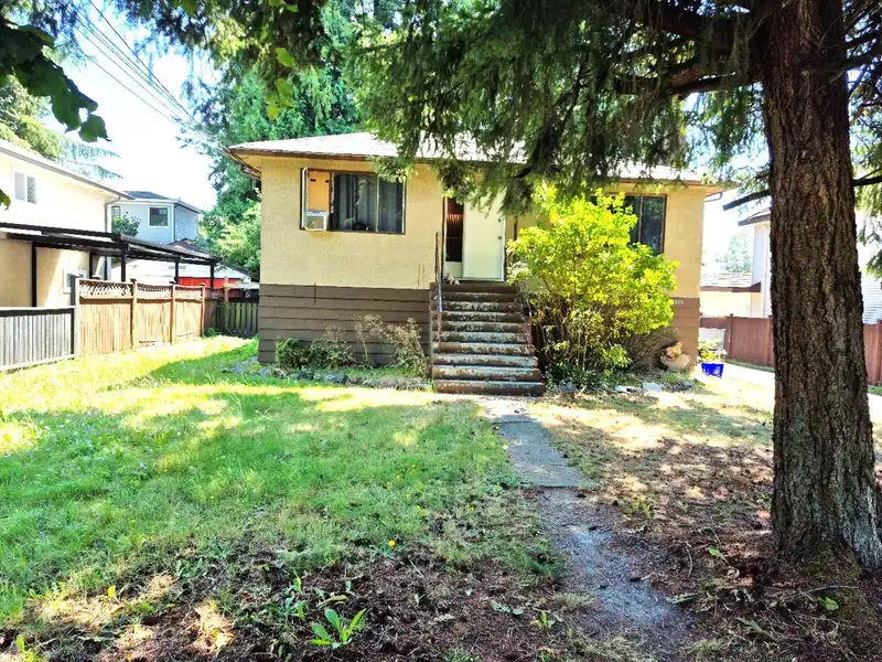 11220 82 AVENUE - photo 1 of 12