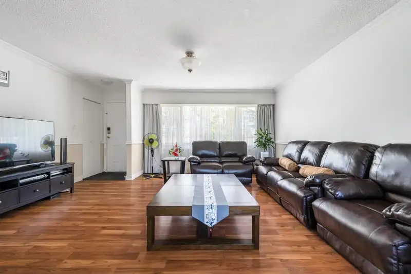 10335 149A STREET - photo 3 of 23