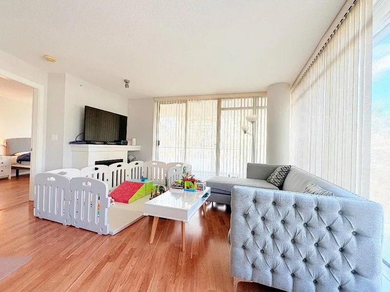 502 2133 DOUGLAS ROAD - photo 4 of 24