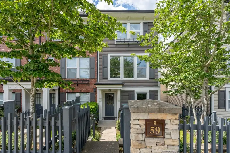 59 10415 DELSOM CRESCENT - photo 1 of 40