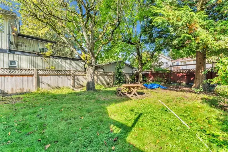 755 W 18TH AVENUE - photo 2 of 17