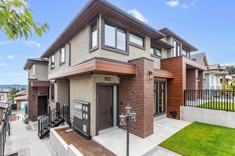 102 1038 DELESTRE AVENUE - photo 1 of 25