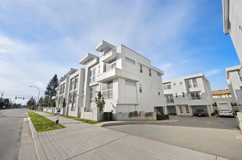 12 2505 WARE STREET - photo 1 of 15