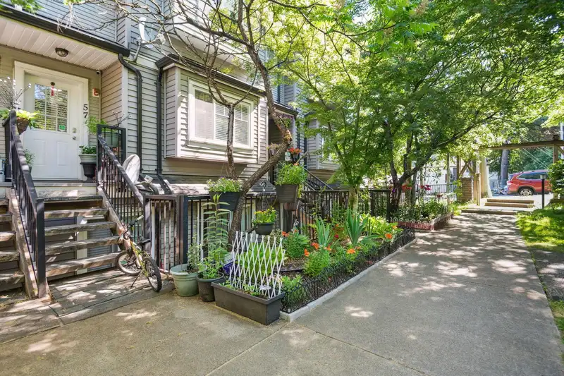 57 11255 132 STREET - photo 3 of 30