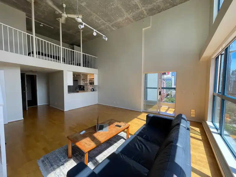 908 1238 SEYMOUR STREET - photo 1 of 12