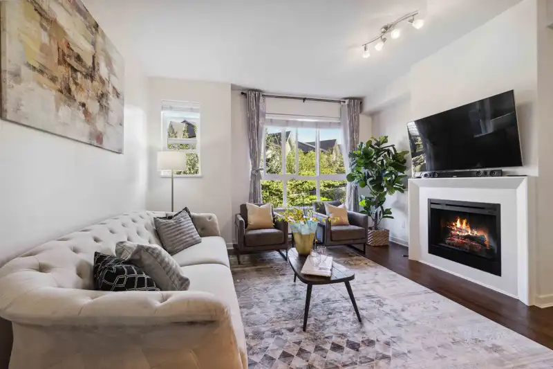 29 10489 DELSOM CRESCENT - photo 4 of 40