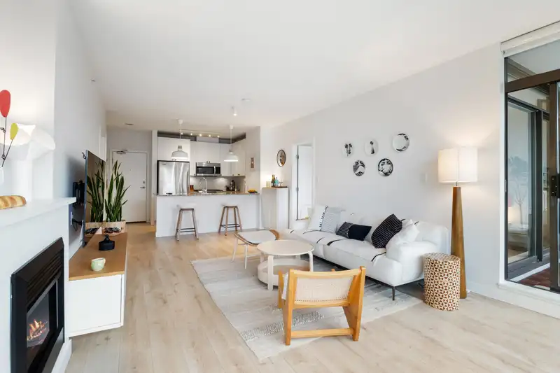 1607 400 CAPILANO ROAD - photo 4 of 37