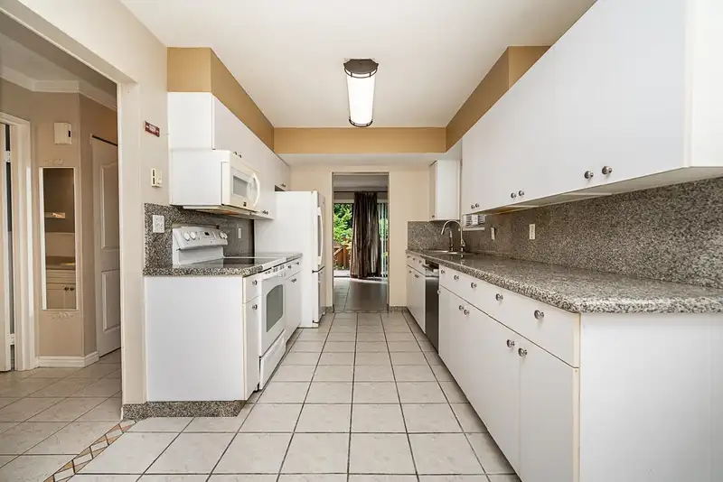 140 13880 74 AVENUE - photo 3 of 36