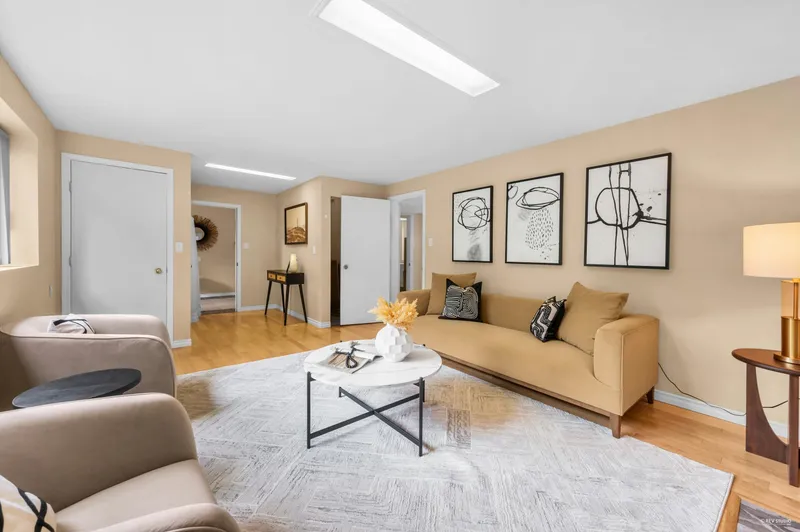 2705 HENRY STREET - photo 4 of 24