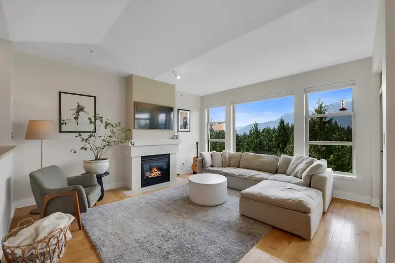 11 1024 GLACIER VIEW DRIVE - photo 1 of 40