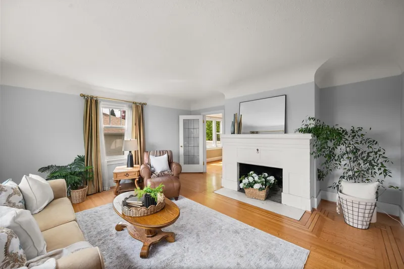 1509 SIXTH AVENUE - photo 2 of 25