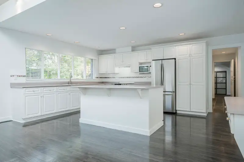 21115 43A AVENUE - photo 4 of 40