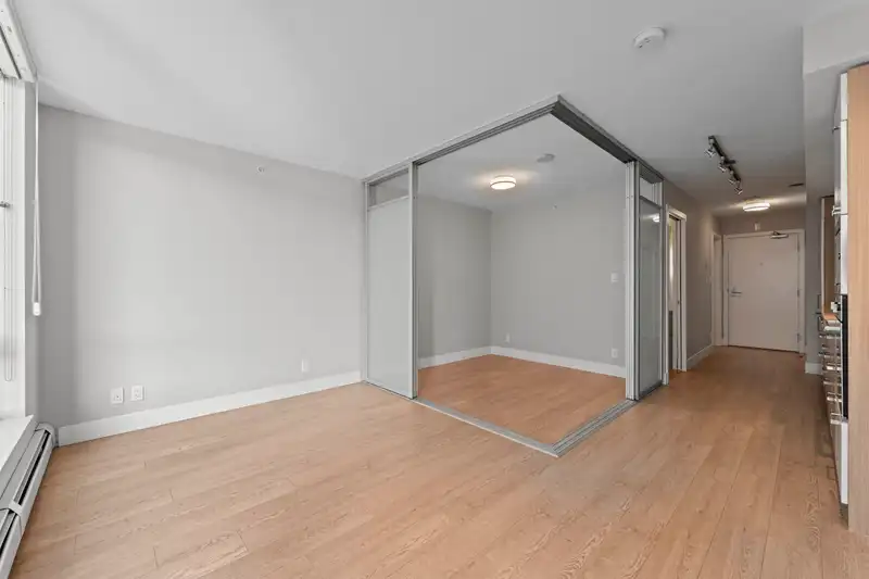 516 1783 MANITOBA STREET - photo 1 of 26