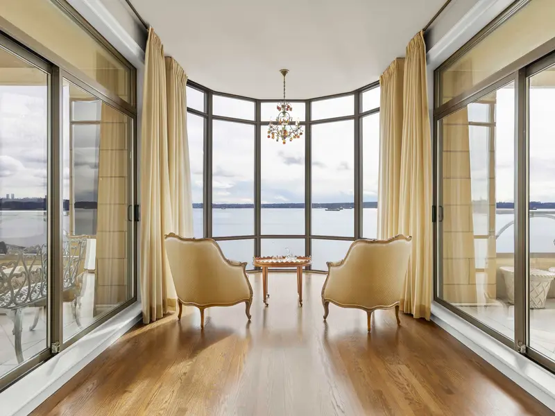 1201 2288 BELLEVUE AVENUE - photo 3 of 25