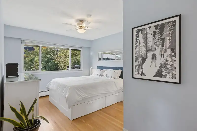 214 555 W 28TH STREET - photo 3 of 29