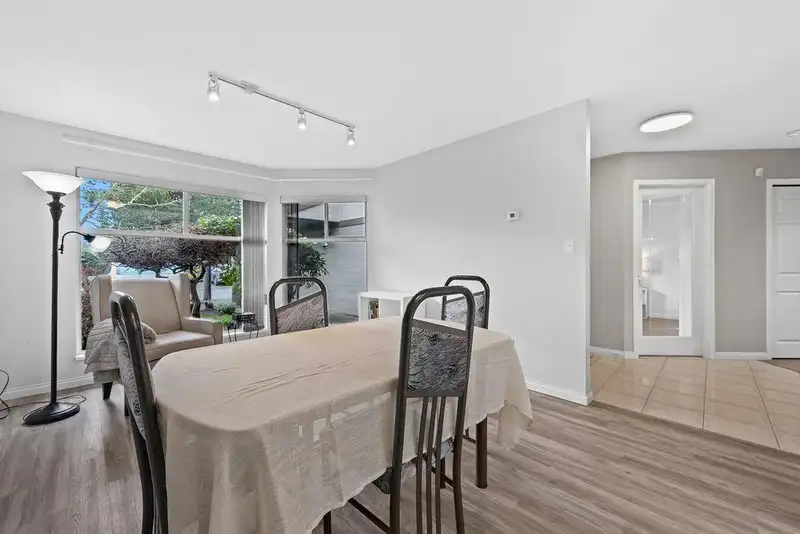 169 16080 82 AVENUE - photo 3 of 40
