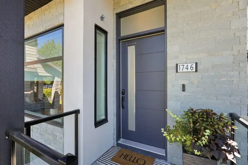 1746 140 STREET - photo 3 of 31