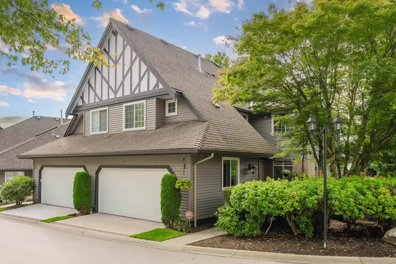 1 2615 FORTRESS DRIVE - photo 1 of 37