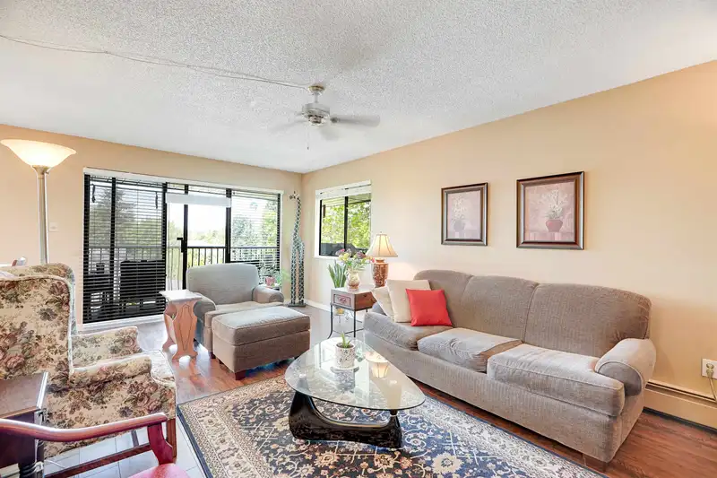 305 7473 140 STREET - photo 2 of 39